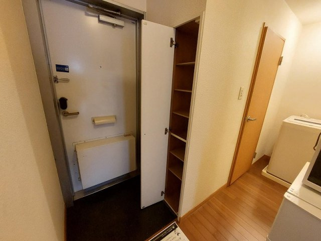 レオパレスヴェルデの内装|シューズボックス