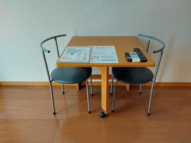 レオパレスヴェルデのその他|机・椅子２脚付き
