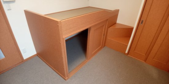 レオパレスヨシクマの内装|収納つきベット