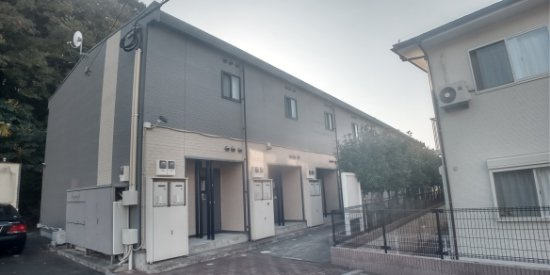 レオパレスヌーボフカサカⅢの外観|共用部分は清掃業者が清掃しています。