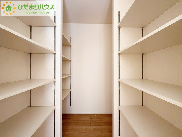 ひたちなか市中根9期　新築戸建　4号棟の収納|パントリー完備で散らかりがちなキッチン回りもラクラクお片付けできちゃいます！(*^-^*)