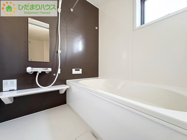 ひたちなか市中根9期　新築戸建　4号棟の浴室|くつろぎのバスルームはゆったりリラックスできる1坪タイプ♪