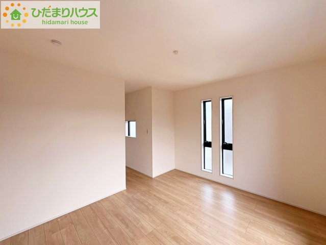 ひたちなか市中根9期　新築戸建　4号棟の寝室|大容量のWICのある主寝室。夫婦の洋服もたくさん収納できます。