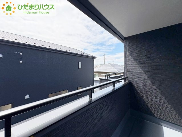 ひたちなか市中根9期　新築戸建　4号棟のバルコニー|広々としたバルコニー。お洗濯物もぜーんぶ干せちゃいます！！