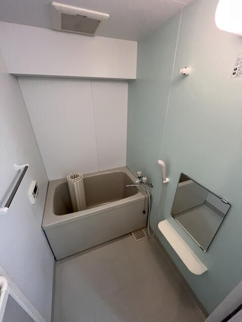 三軒茶屋グリーンマンションの浴室