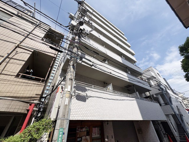 【外観】 | 中野プリンスマンション | 手入れの行き届いた外壁やエントランスなど、「見ればわかる」レベルで清潔感を保ったマンションです。築年数を感じさせない姿で皆様をお出迎えします。～即日のご見学可能～　お問合せはお気軽にどうぞ。
