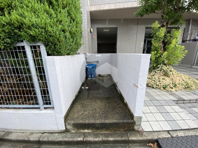シロハイヌ小阪のセキュリティ