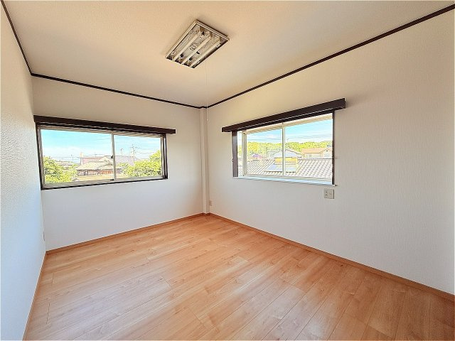 吉常中古戸建の洋室