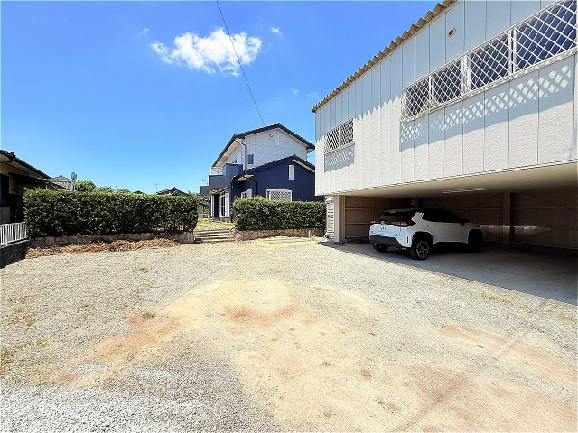 吉常中古戸建の駐車場