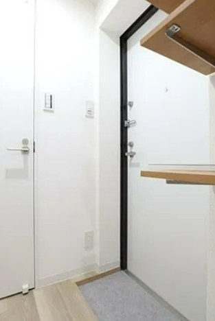 アリエル関町北の玄関
