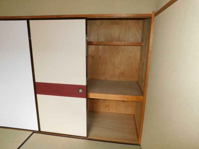 武蔵野市境南町２丁目の賃貸マンションの収納|別部屋の写真です