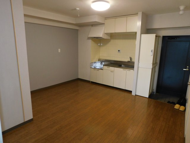 武蔵野市境南町２丁目の賃貸マンションの居間・リビング|別部屋の写真です