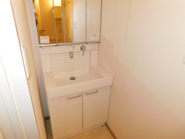 武蔵野市境南町２丁目の賃貸マンションの洗面所|別部屋の写真です