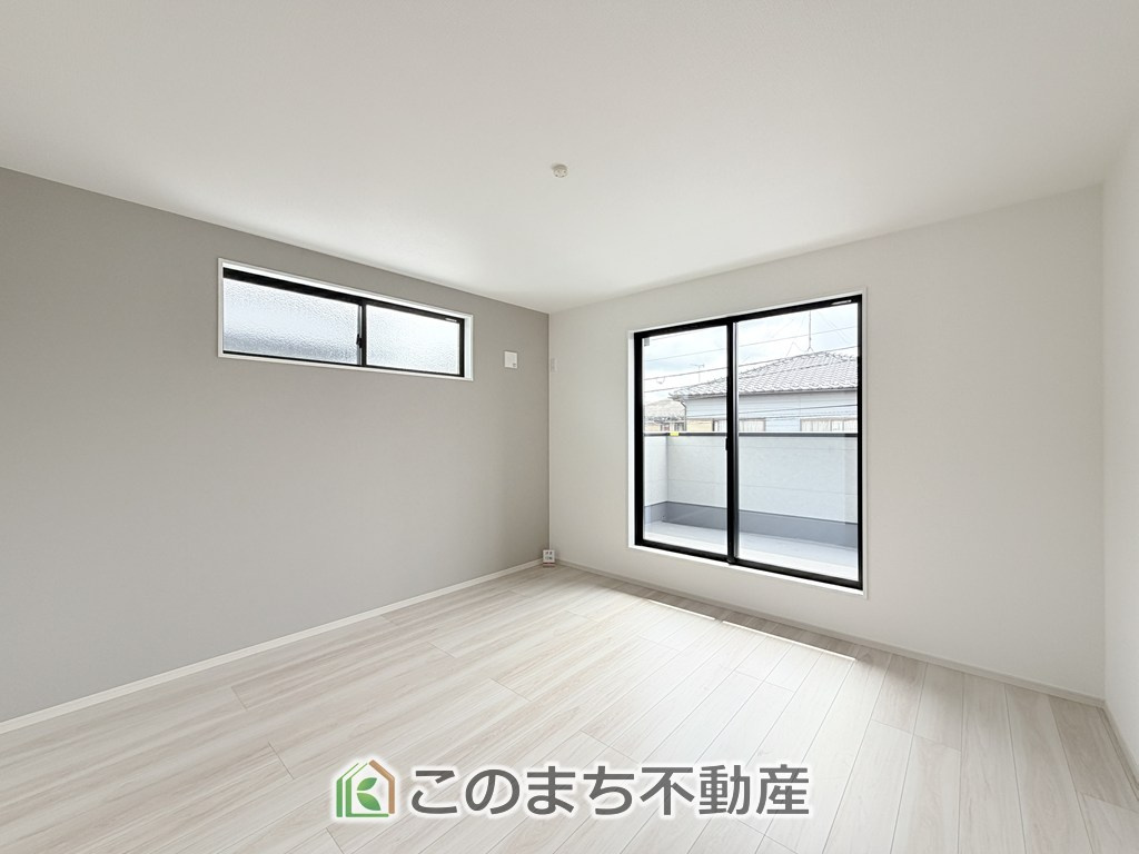 リガーレ宇都宮市石井町7期の洋室|南向きで陽当たりの良い洋室♪風通しもよく快適です☆