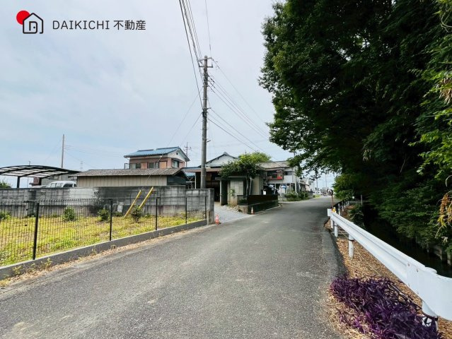 【前面道路含む現地写真】 | 坂戸市赤尾　中古戸建