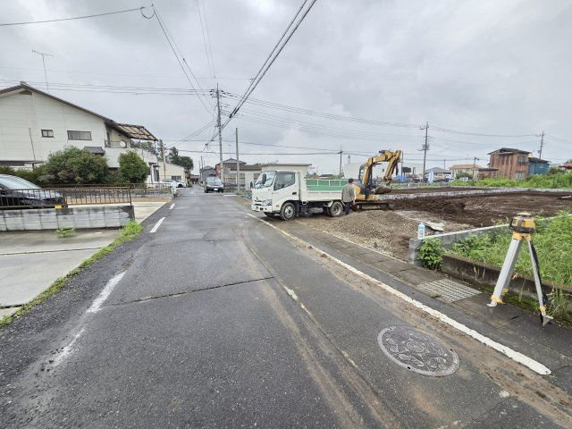 新築　太田市東今泉町　1号棟　GRAFARE　1号棟の前面道路含む現地写真|現地写真　北側前面道路幅員約5ｍ