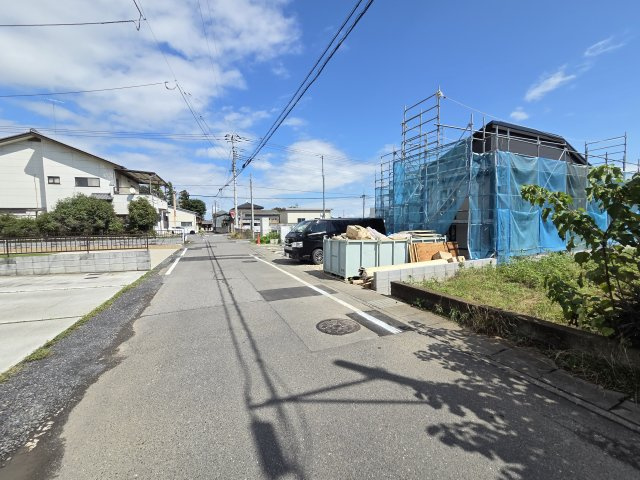 新築　太田市東今泉町　1号棟　GRAFARE　1号棟の前面道路含む現地写真|現地写真　北側前面道路幅員約5ｍ