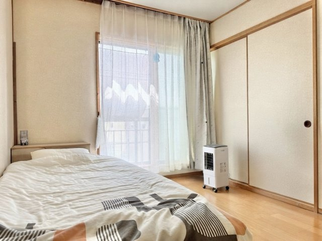 花川北６条３丁目戸建の洋室|２階６帖洋室（南側）