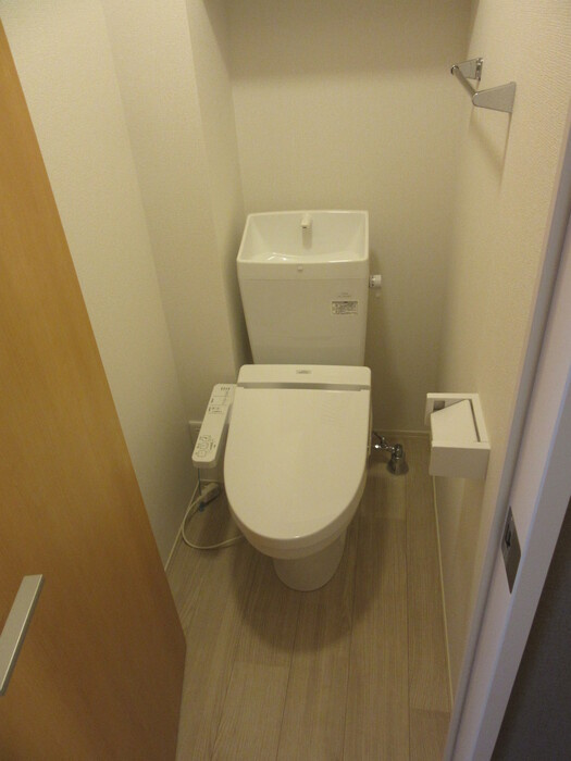 デンテ・ディ・レオーネのトイレ|ゆったりとした空間のトイレです