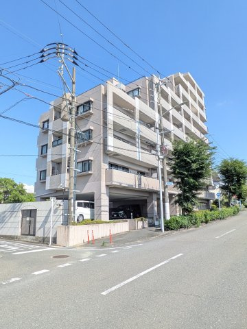 コモドヒル春日の外観