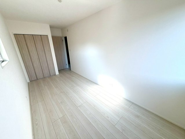 丸亀市土器町東　新築戸建４LDK　オール電化太陽光つきの洋室