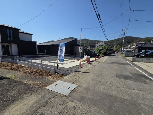 新築　太田市東今泉町　2号棟　GRAFAREの前面道路含む現地写真|現地写真　北側前面道路幅員約5ｍ