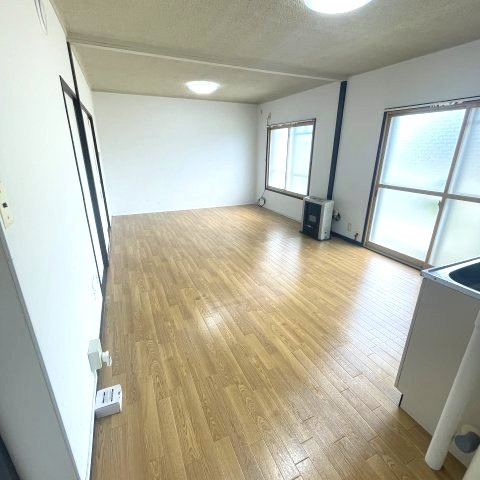 スワンマンションの居間・リビング