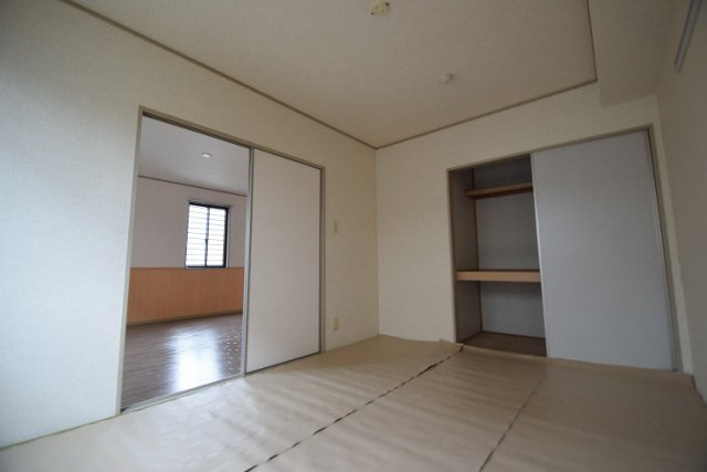 ヴェルドミールの居間・リビング|各部屋収納付き