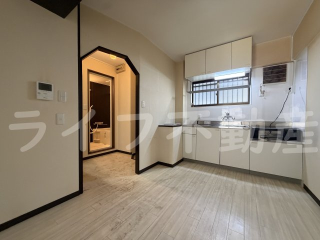 トリプルステーション菱屋西の居間・リビング