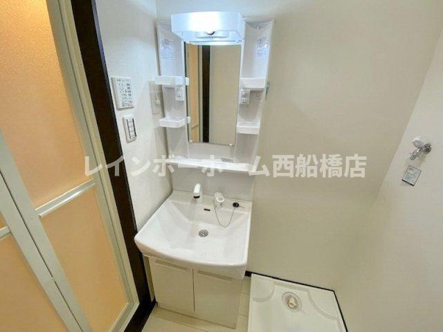 船橋市宮本８丁目の賃貸マンションの独立洗面台
