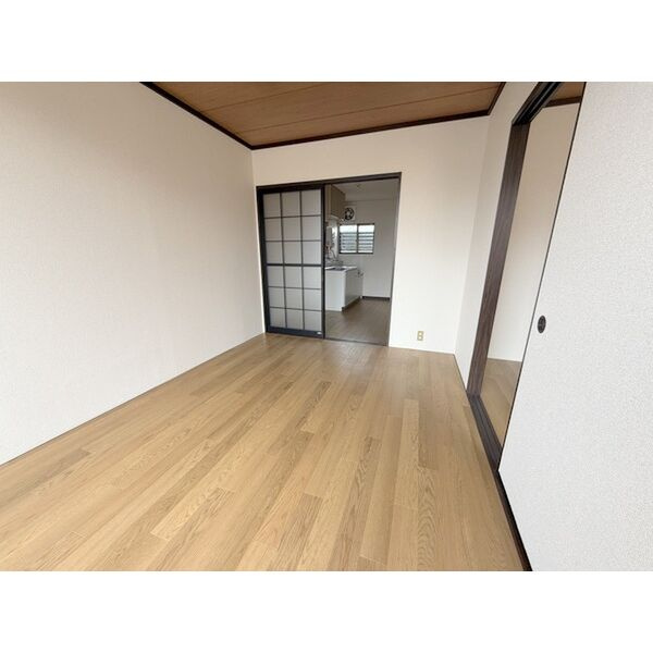 ドミール厨子奥Aの内装
