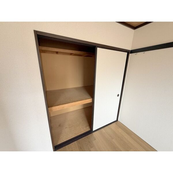 ドミール厨子奥Aの収納