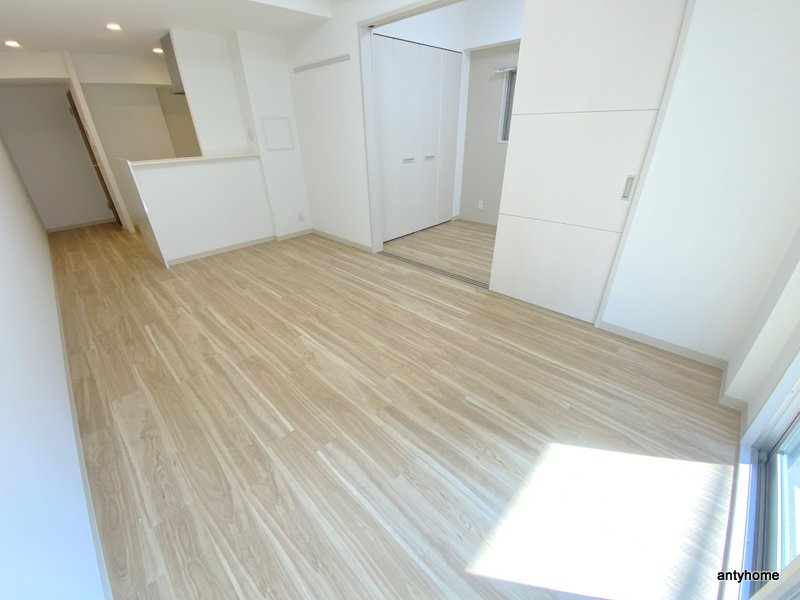 ラフィット松屋町　仲介手数料無料の居間・リビング