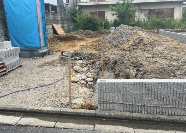 【設備】 | 敷地内には、散水栓や立水栓があります。水道水を直接利用できるため、水を運ぶ手間を省くことが出来ます。大量の水を必要とする洗車作業や清掃などに役立ちます。その他設備とあわせて、現地でご確認ください。
