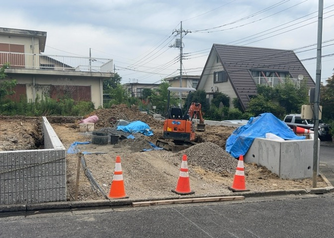 【庭】 | 家族でのBBQを行うのであれば3坪程度の広さがあればよいでしょう。ガーデニングや家庭菜園を楽しむ際は、手入れが行き届く範囲にすると安心です。また、庭のある方角や接道が気になる方は事前に確認しましょう。