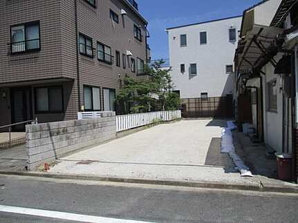 西区東観音町の外観