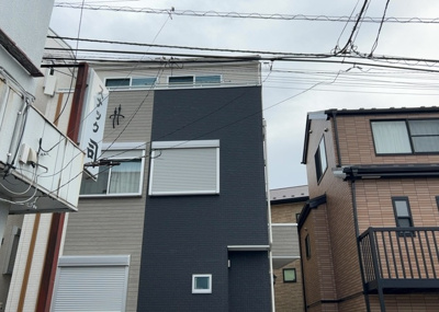 【外観】 | ガルボシティー座間市相武台４丁目３期１号棟 | 現地に行くなら、物件の周囲の地形がどうなっているかを見ることも大切です。周辺より低くなっている土地では、大雨などで水が集まりやすいため、地盤が弱くなっているということも考えられるため、注意が必要です。