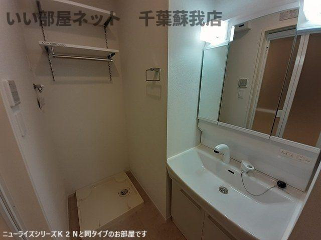 アイリスの洗面所|明るい洗面所です