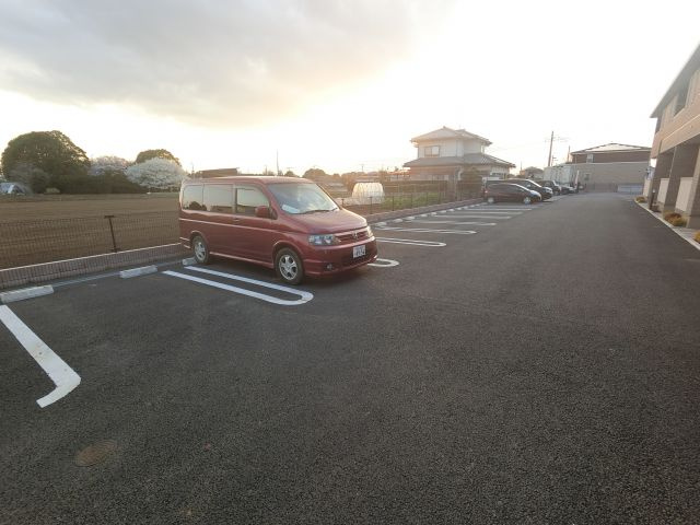 【駐車場】