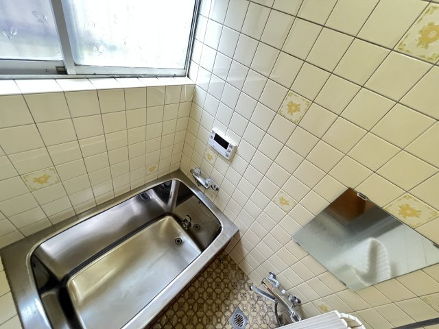 松戸市中金杉5丁目の浴室