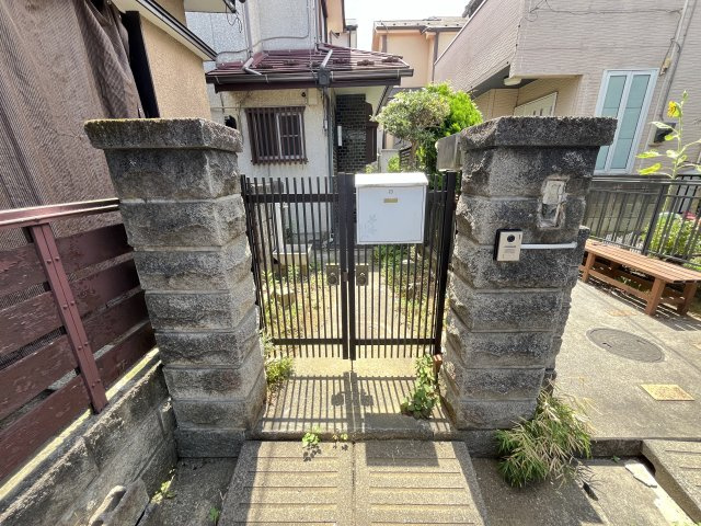 松戸市中金杉5丁目のエントランス