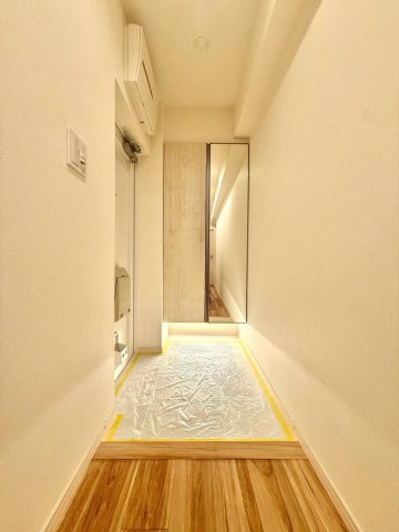 コーシン菊名マンションの玄関|シンプルでありながら上質感のある仕上がりです。