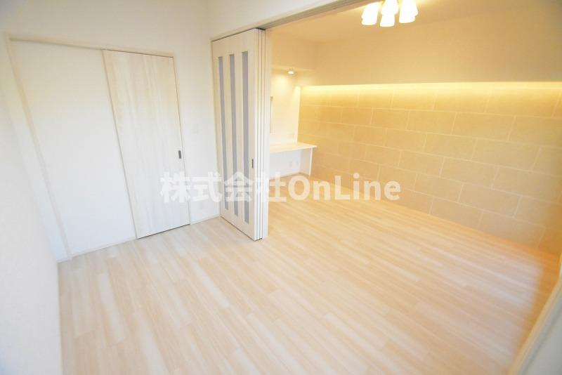プレジオ荒本新町の洋室