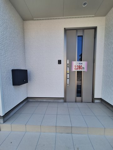 クレイドルガーデン高崎市吉井町下長根第3の玄関|現地撮影