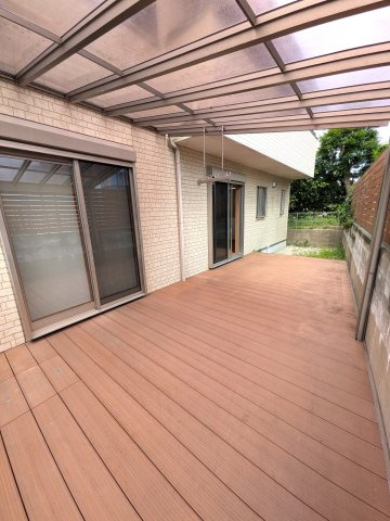 春日市小倉２丁目の中古一戸建のバルコニー|ウッドデッキ