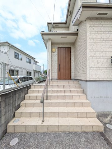 春日市小倉２丁目の中古一戸建のエントランス