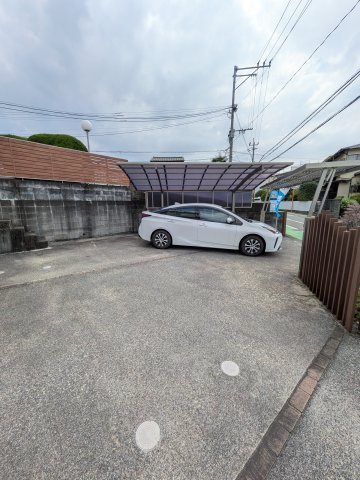 春日市小倉２丁目の中古一戸建の駐車場