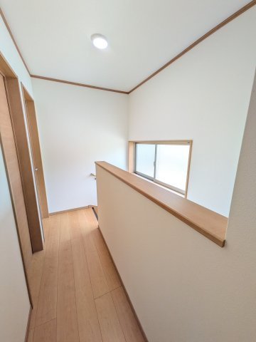 春日市小倉２丁目の中古一戸建の内装|2階廊下