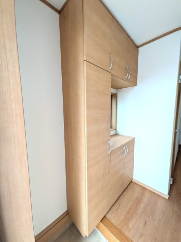 春日市小倉２丁目の中古一戸建の玄関