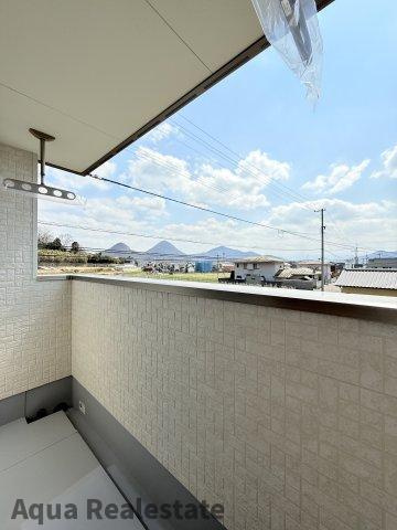 オール電化デザイナーズハウス住吉建売⑮のバルコニー|バルコニーからの眺めを楽しみながら食事をしませんか　※画像はイメージです